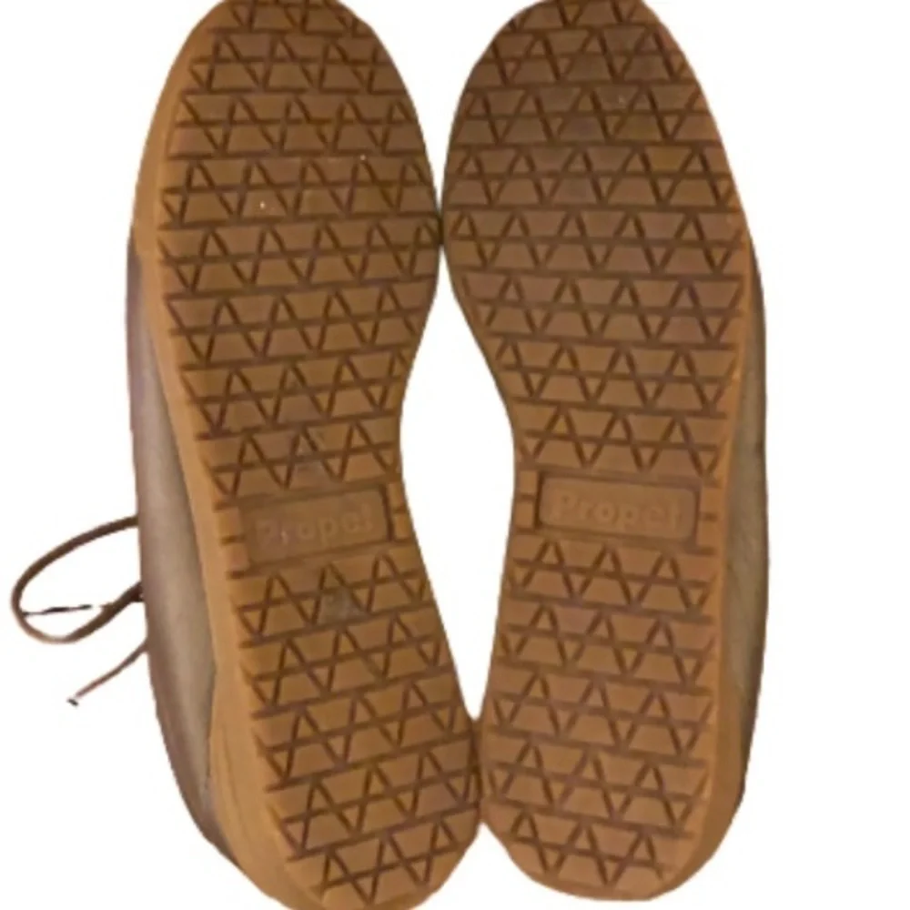 Propet  W3606 bronze Firefly lace up comfrt snkrs SIZE 9.5N metallic